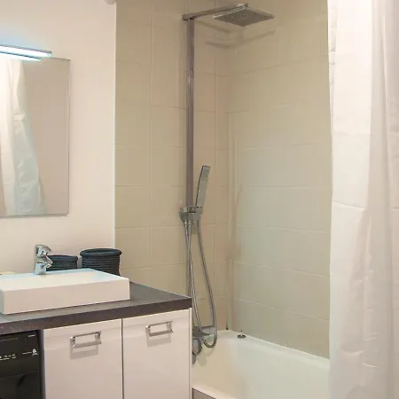 Spacious Near Canal And Stadium With Wifi * Reims